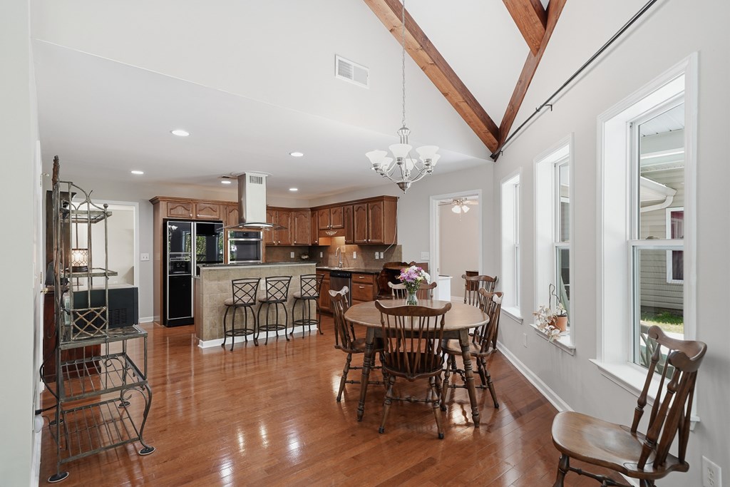 9121 Roy Road