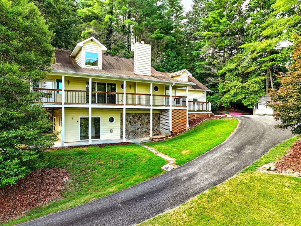 27 Twin Brook Drive