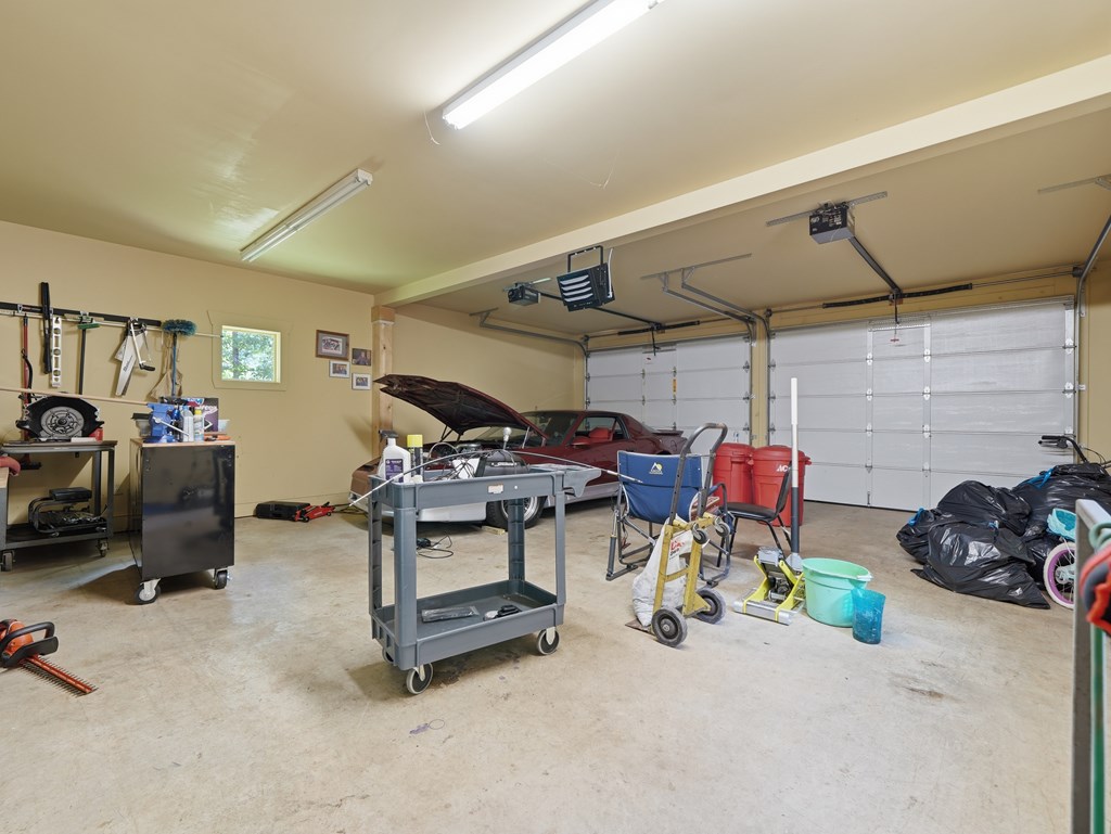 1110 Chatsworth Hwy