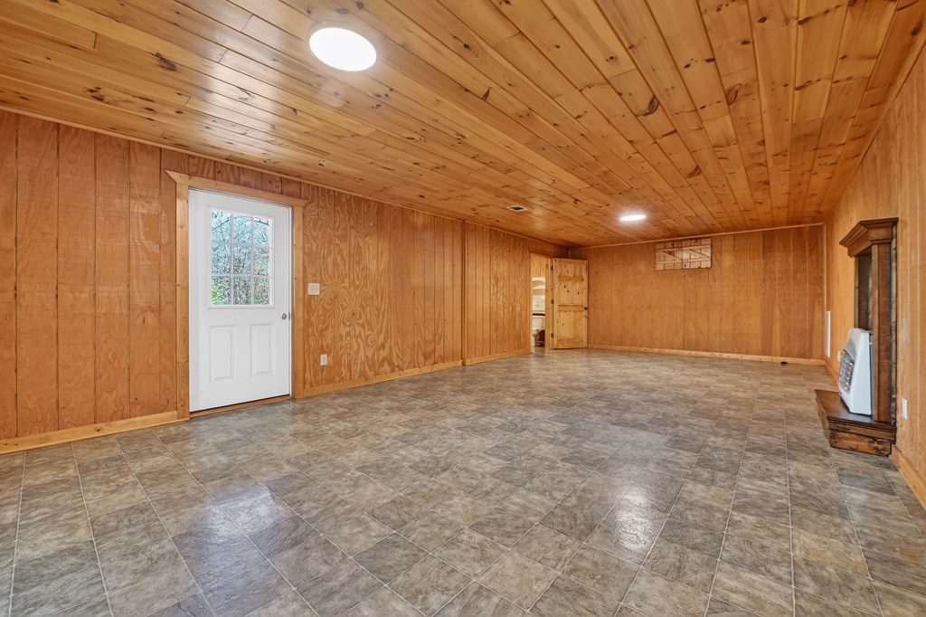 1575 Yukon Road
