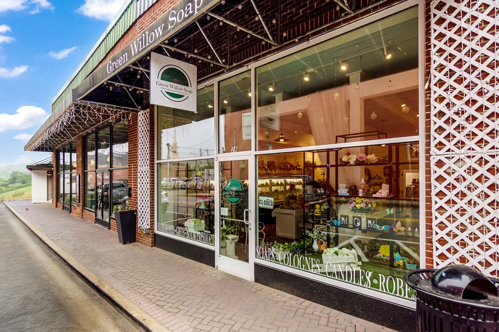 28 N Main Street