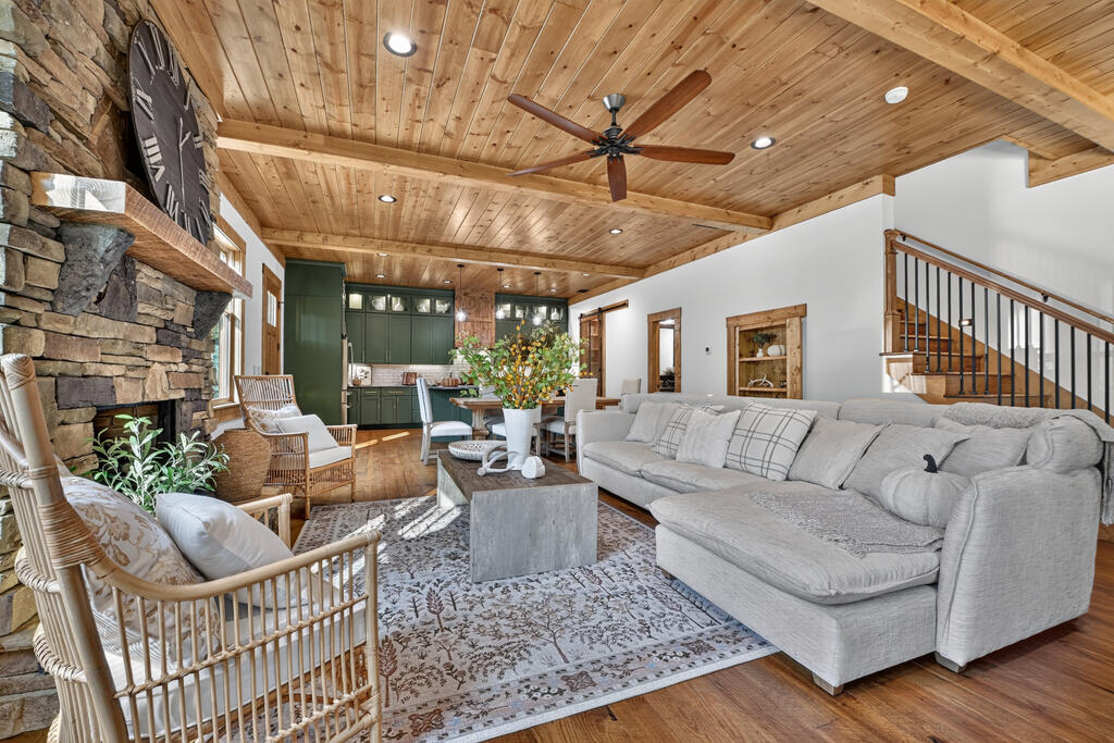 91 Edgewater Drive