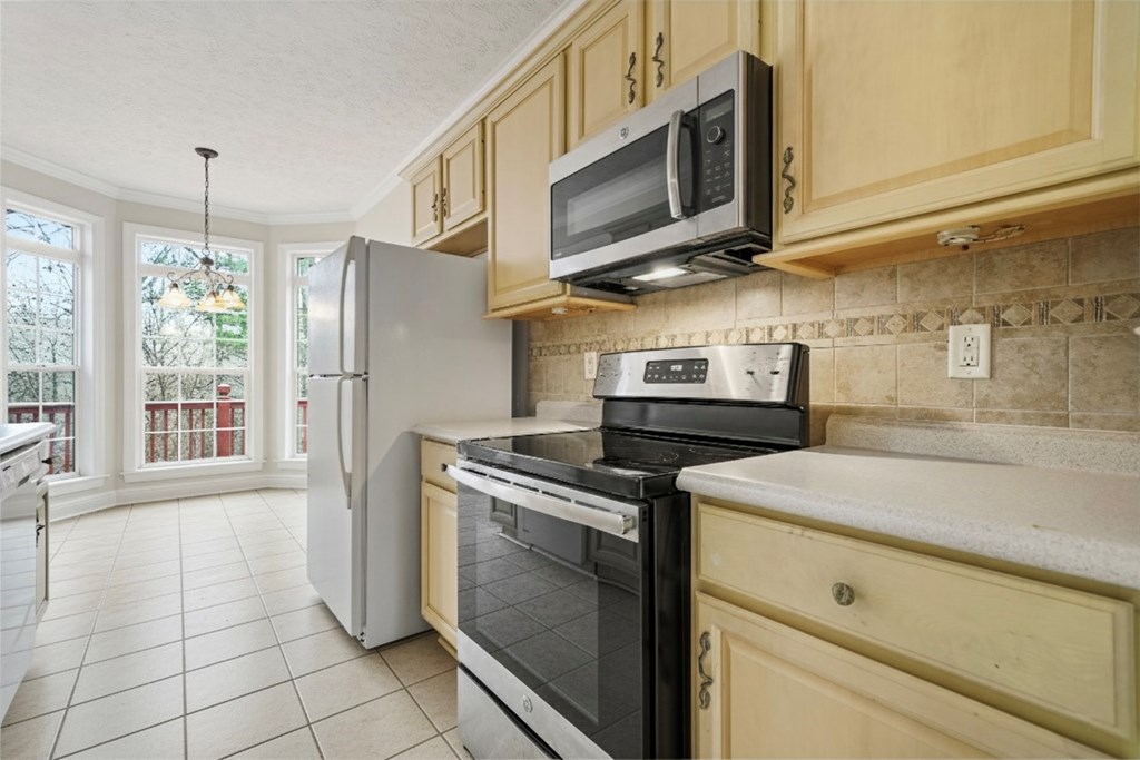 82 Thornwood Court