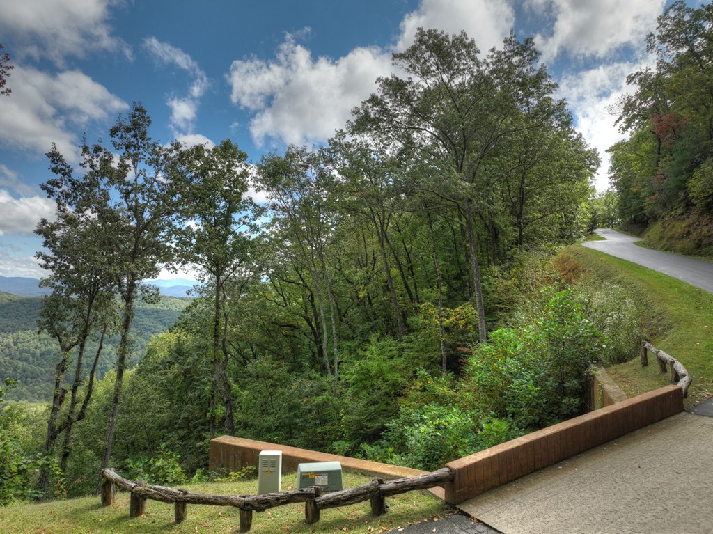 Lot 25 Utana Bluffs Trail