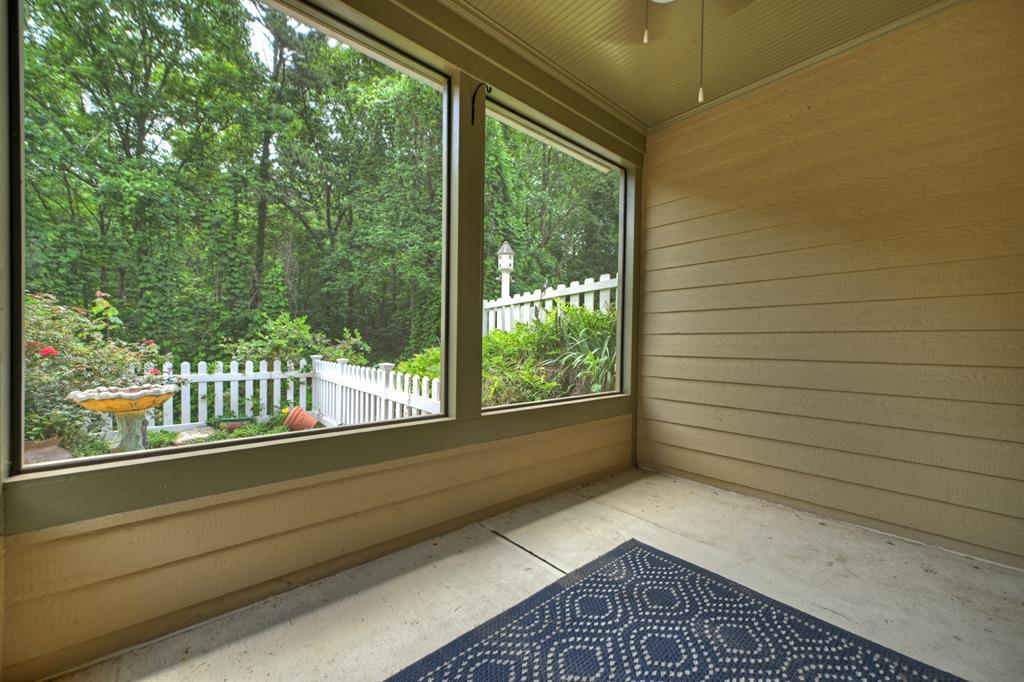 222 Ridgehaven Trail