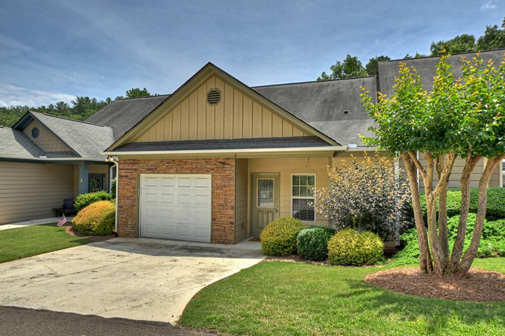 222 Ridgehaven Trail