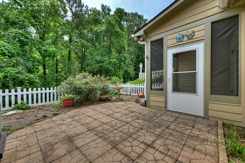 222 Ridgehaven Trail