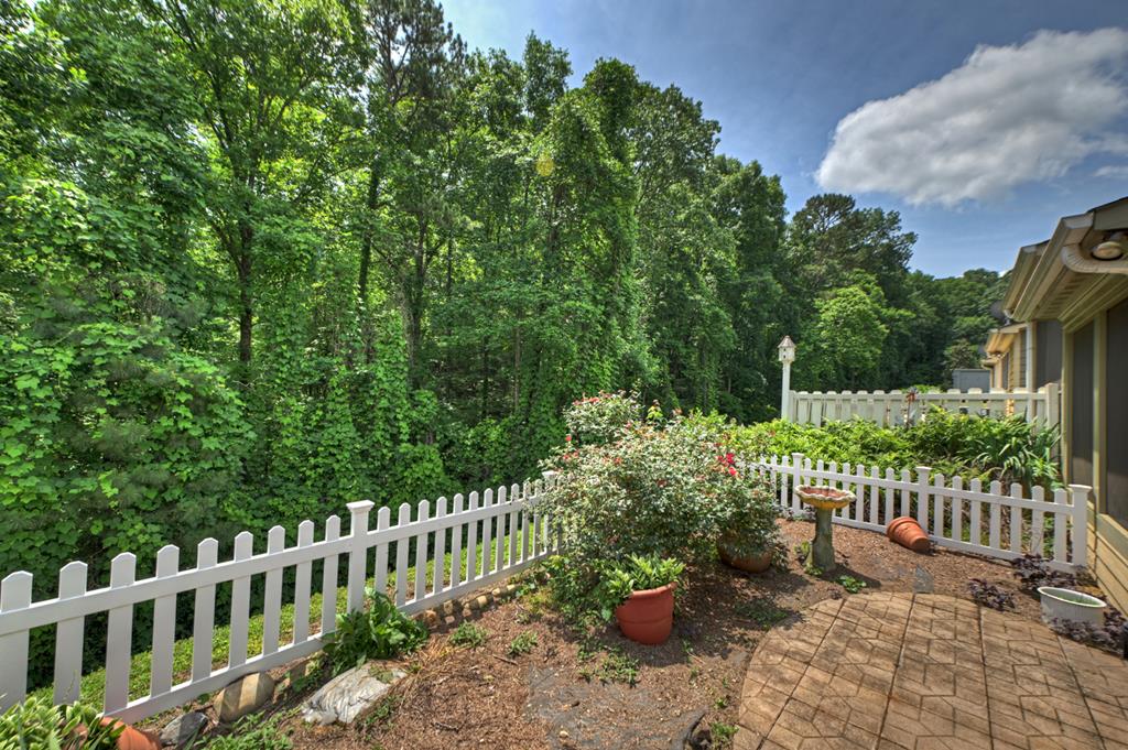 222 Ridgehaven Trail