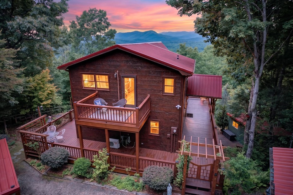 40 Foxfire Lane