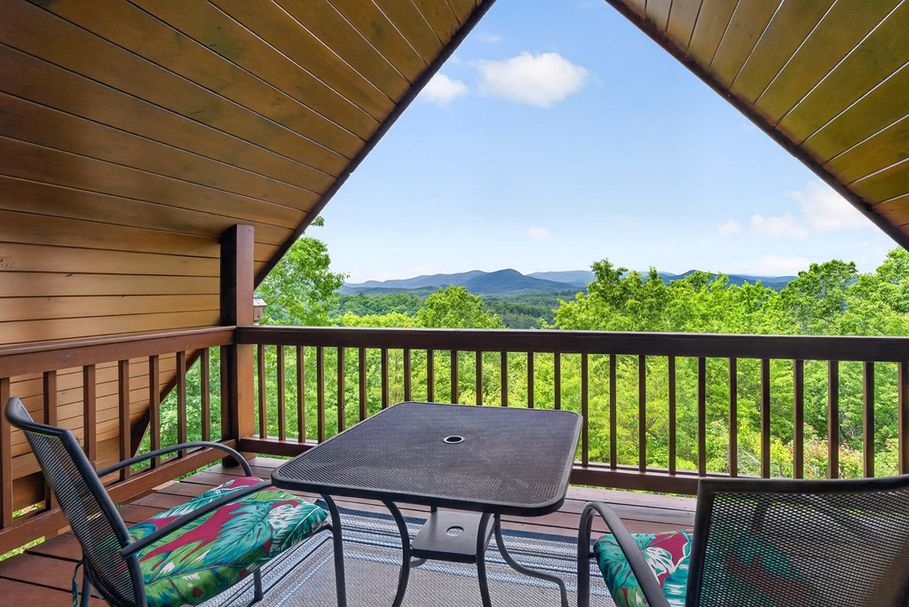 40 Foxfire Lane