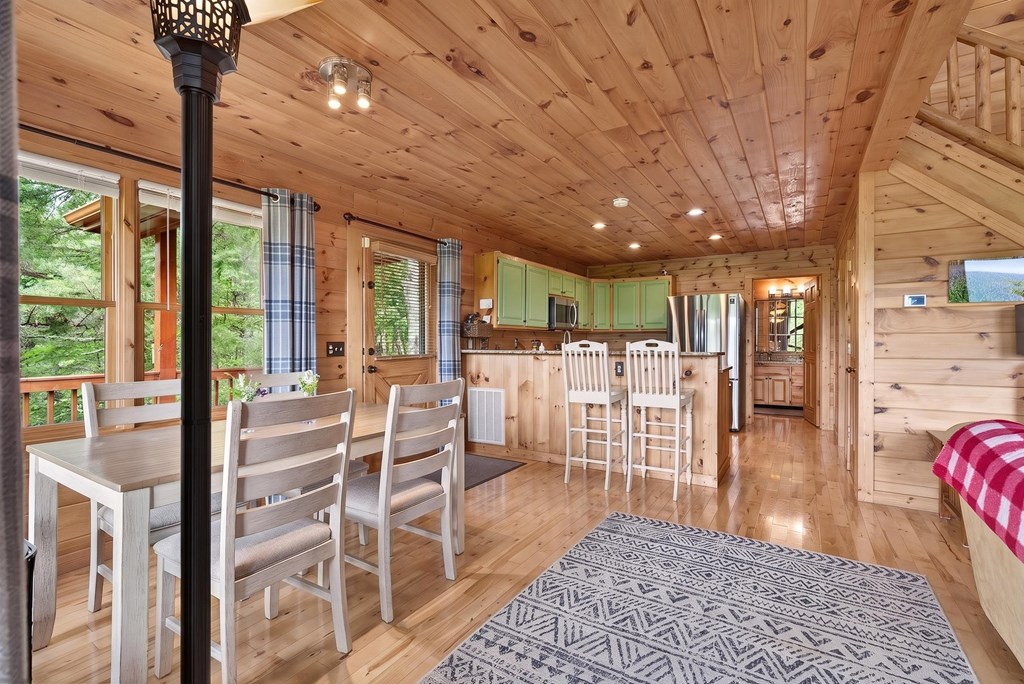 40 Foxfire Lane