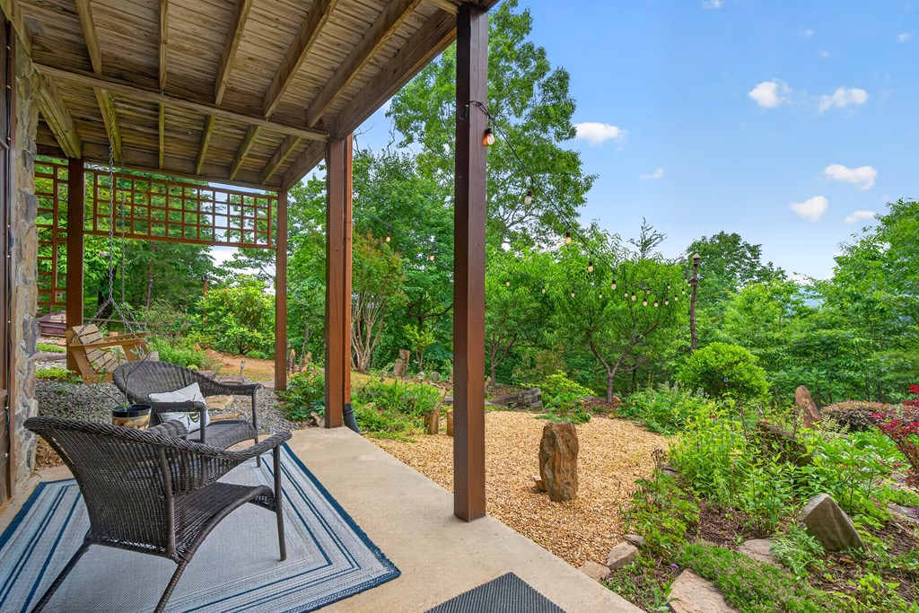 40 Foxfire Lane