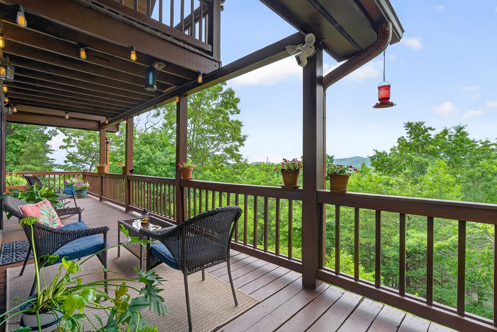 40 Foxfire Lane