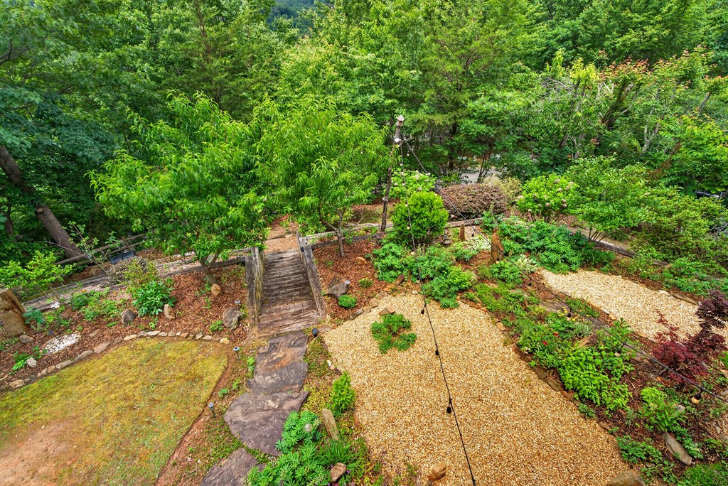 40 Foxfire Lane