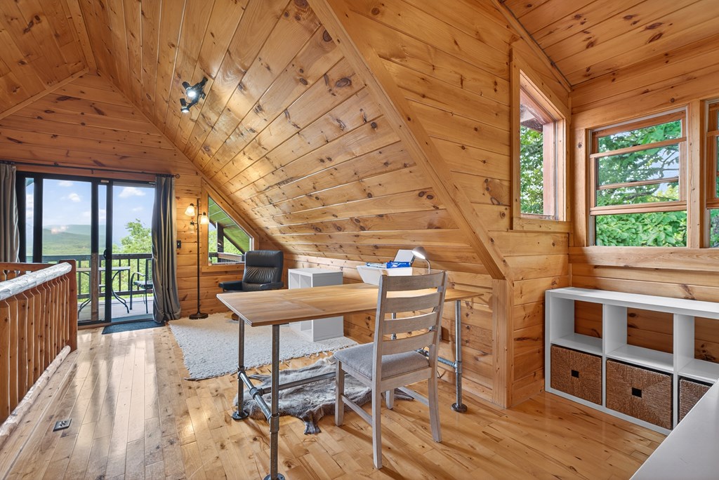 40 Foxfire Lane
