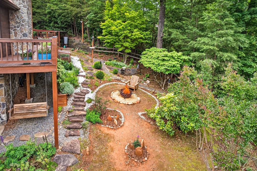 40 Foxfire Lane