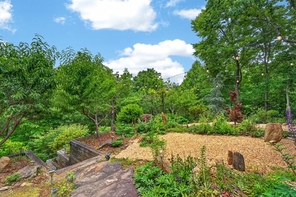 40 Foxfire Lane