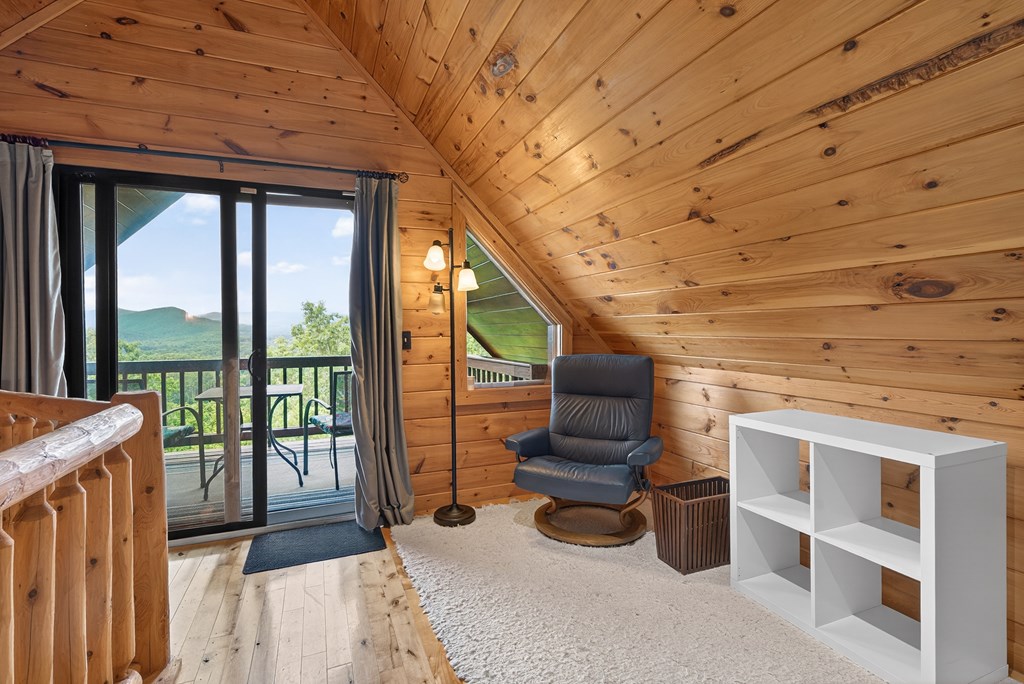 40 Foxfire Lane