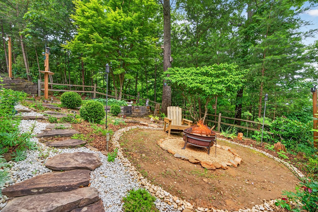 40 Foxfire Lane