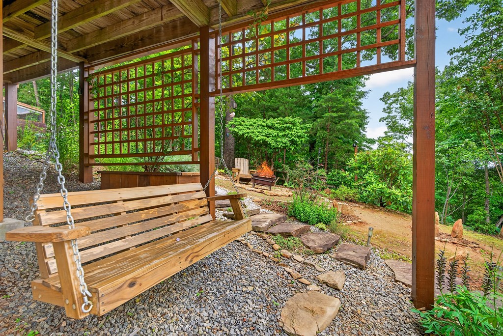 40 Foxfire Lane