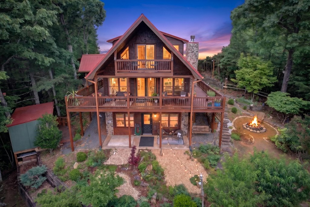 40 Foxfire Lane