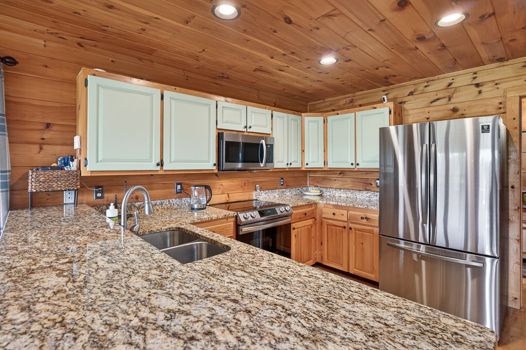 40 Foxfire Lane