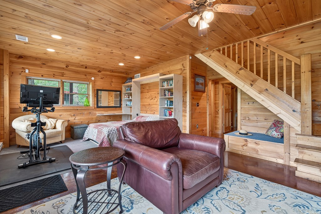 40 Foxfire Lane