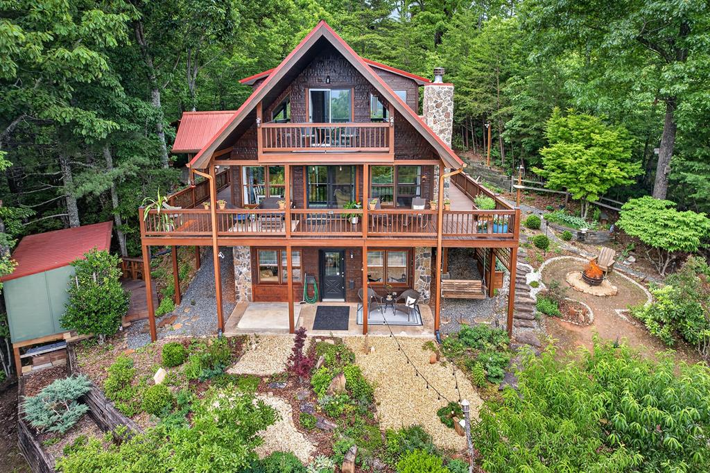 40 Foxfire Lane