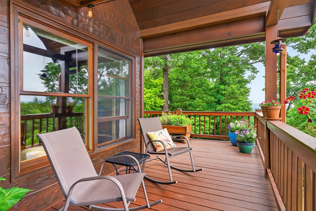 40 Foxfire Lane