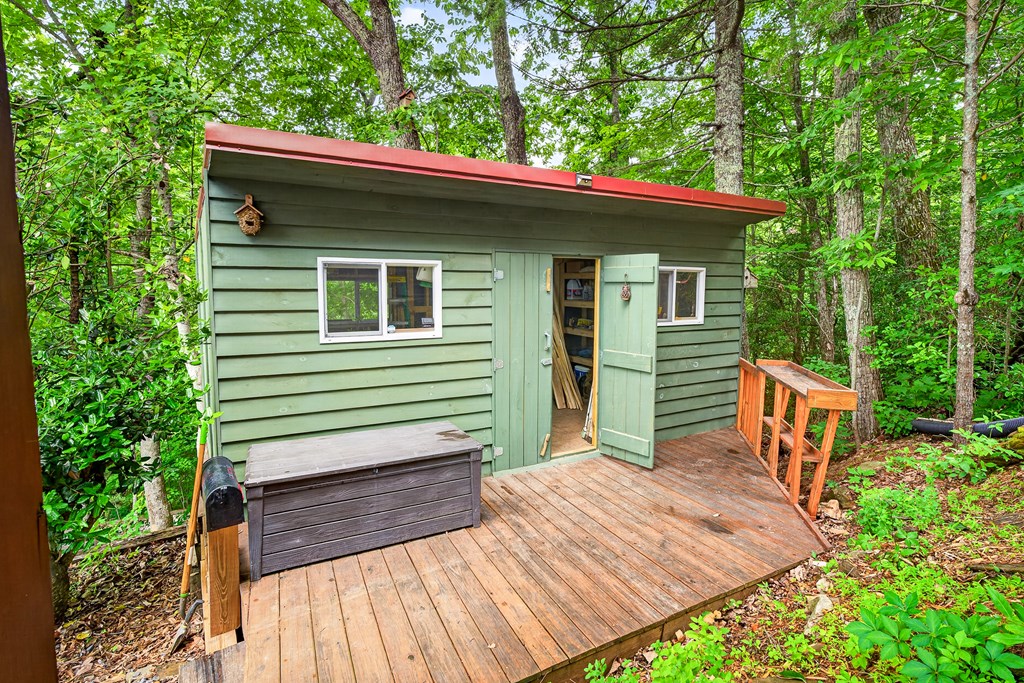 40 Foxfire Lane