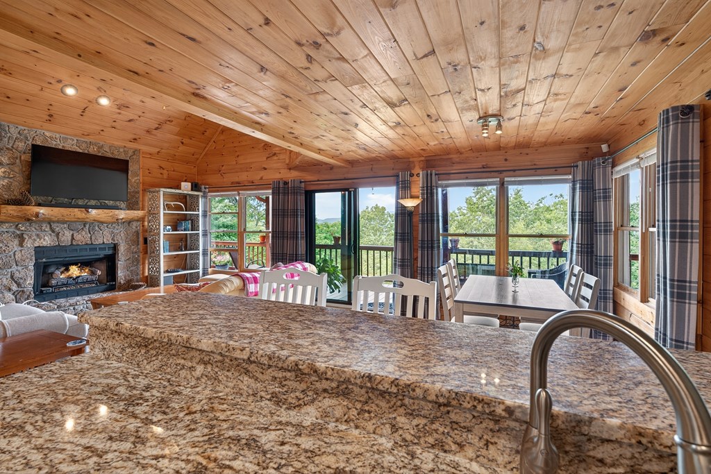 40 Foxfire Lane