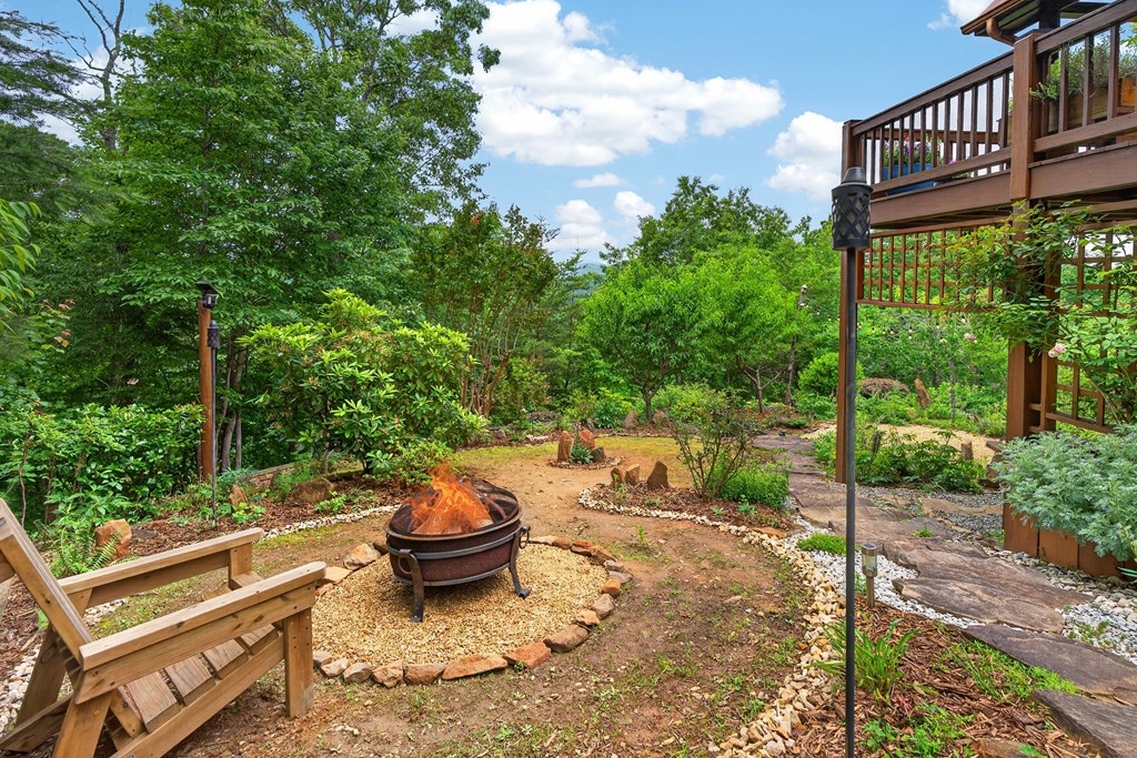 40 Foxfire Lane