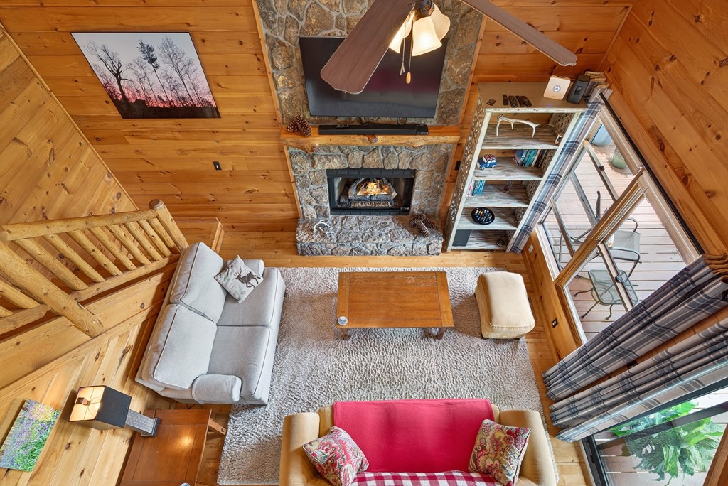 40 Foxfire Lane