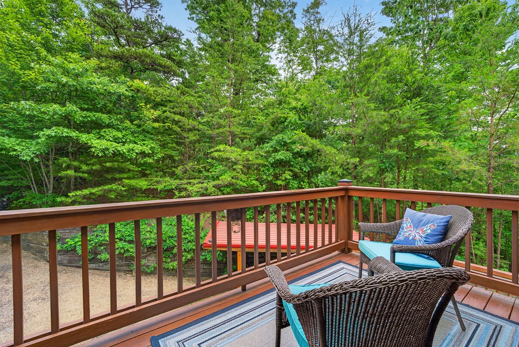 40 Foxfire Lane