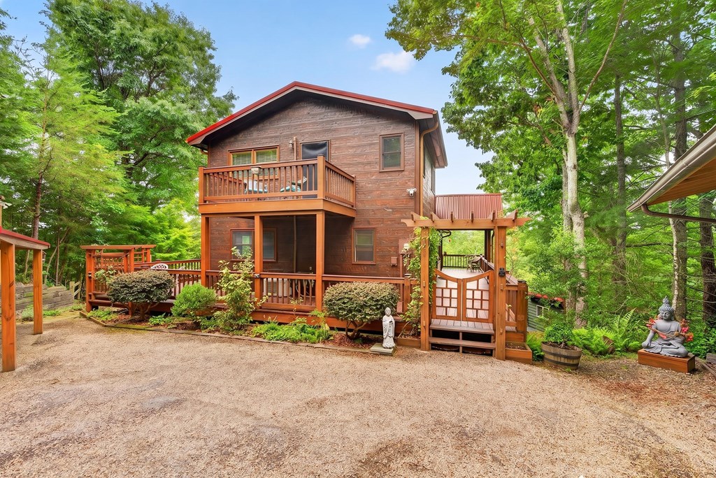 40 Foxfire Lane