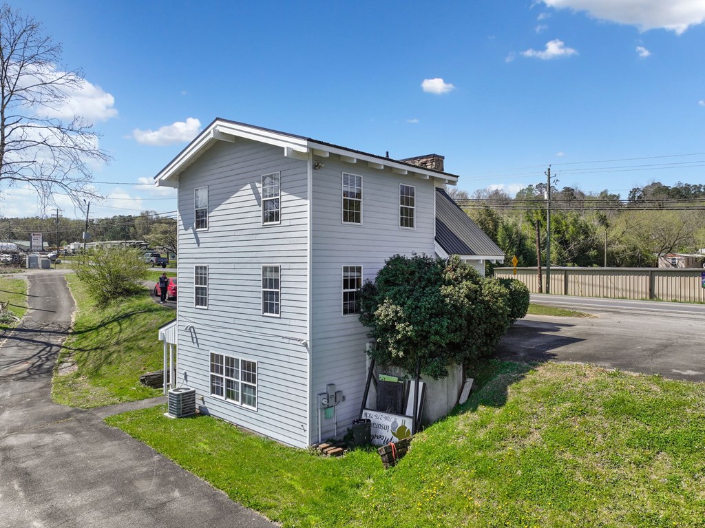 243 S Old Highway 5