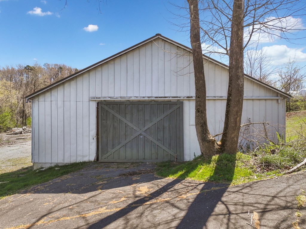 243 S Old Highway 5