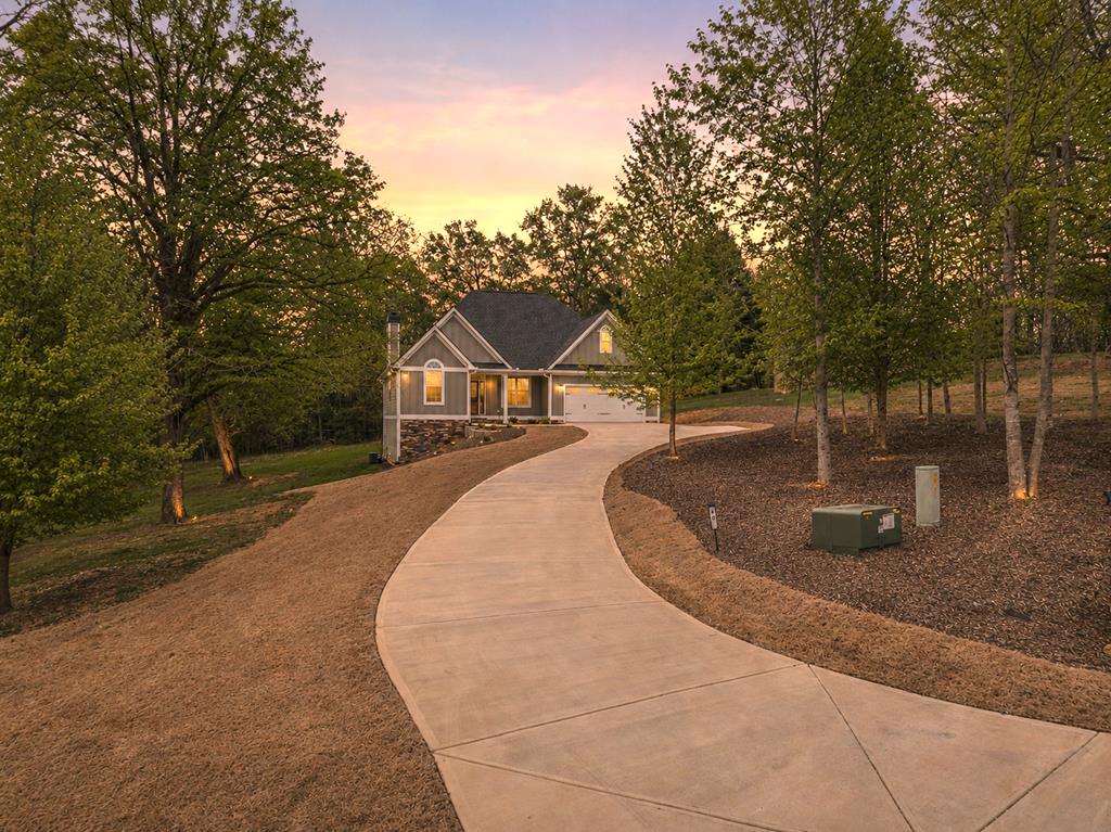 49 Caspian Trail
