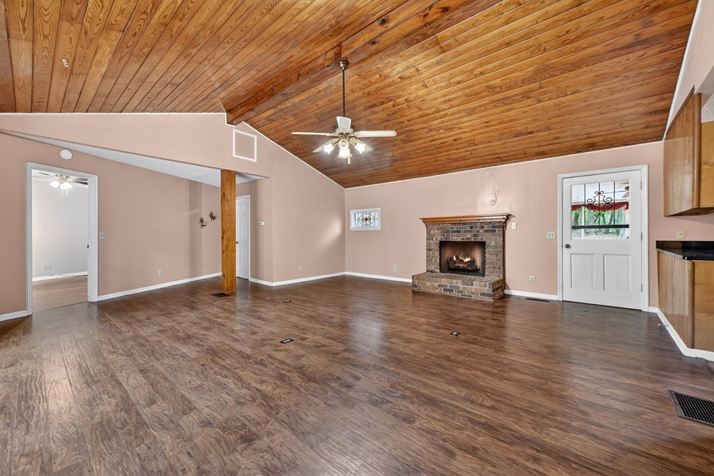 1076 Riverview Drive
