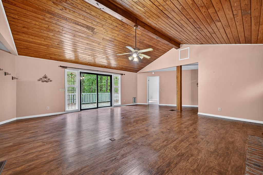 1076 Riverview Drive
