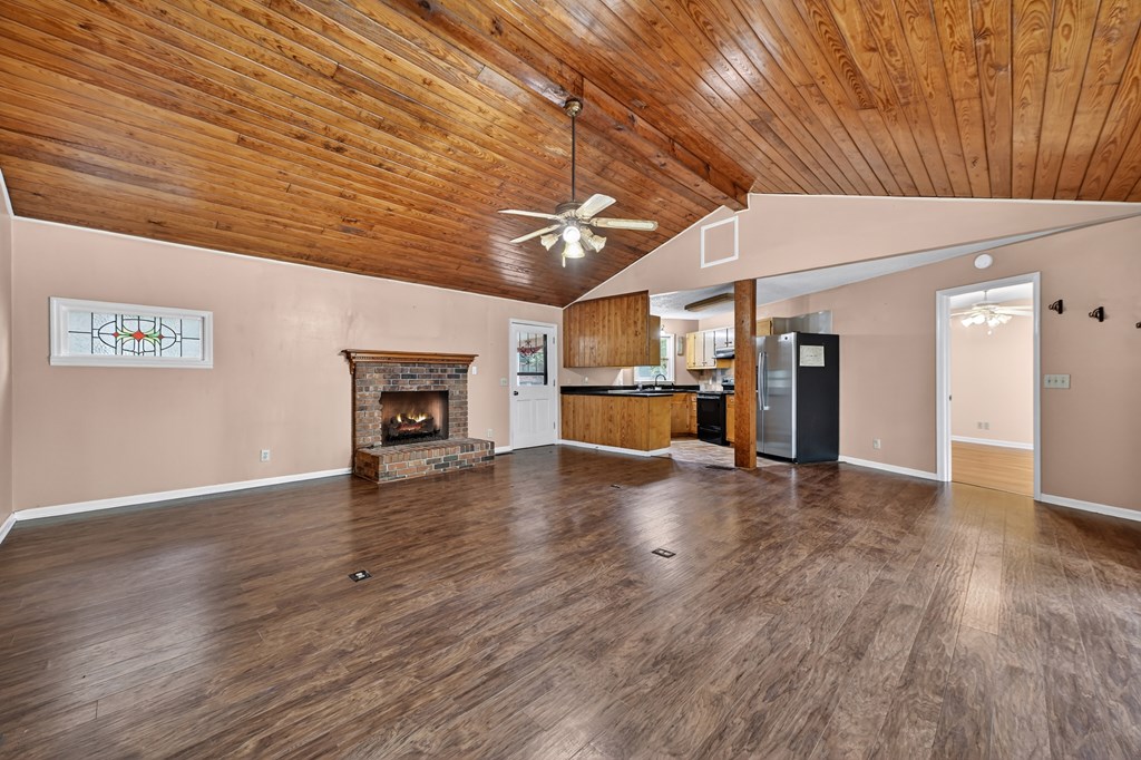 1076 Riverview Drive