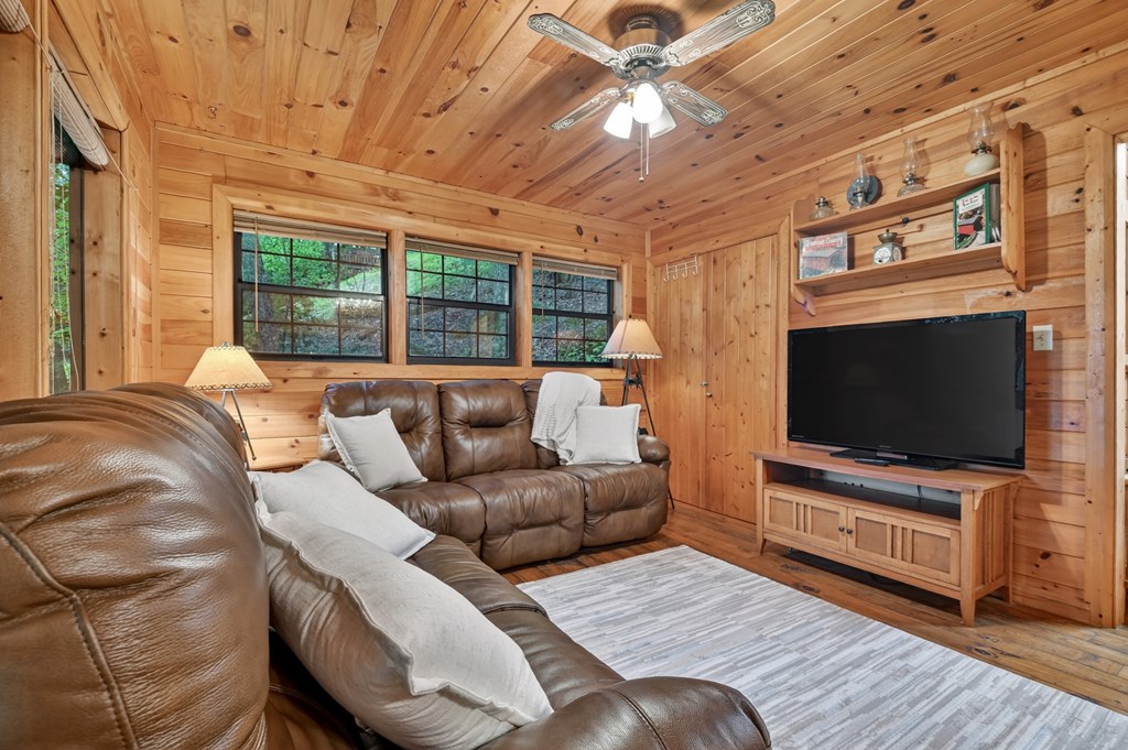 415 Walnut Mountain Road