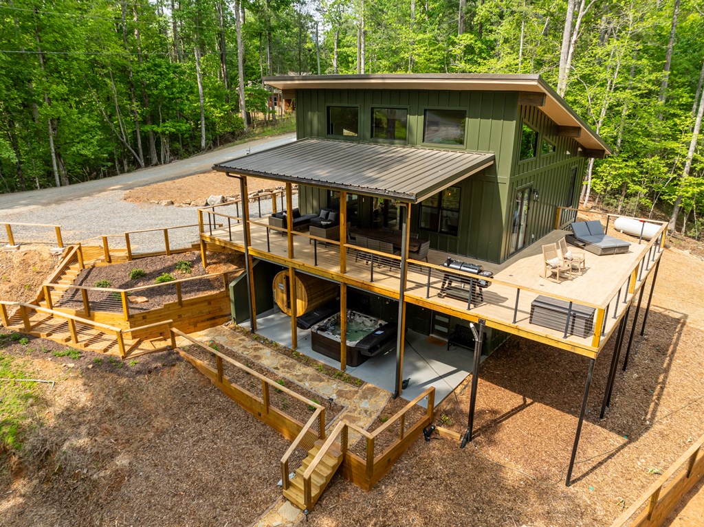 77 Hickory Lane