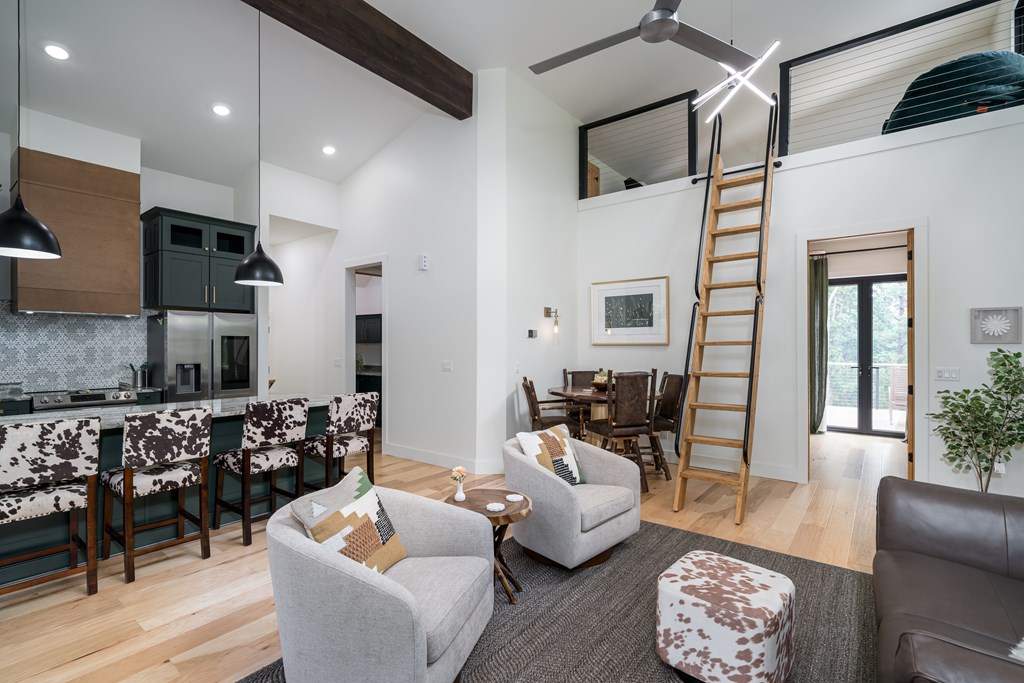 77 Hickory Lane