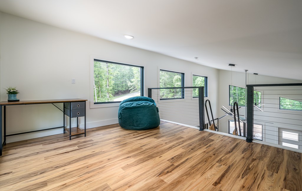 77 Hickory Lane