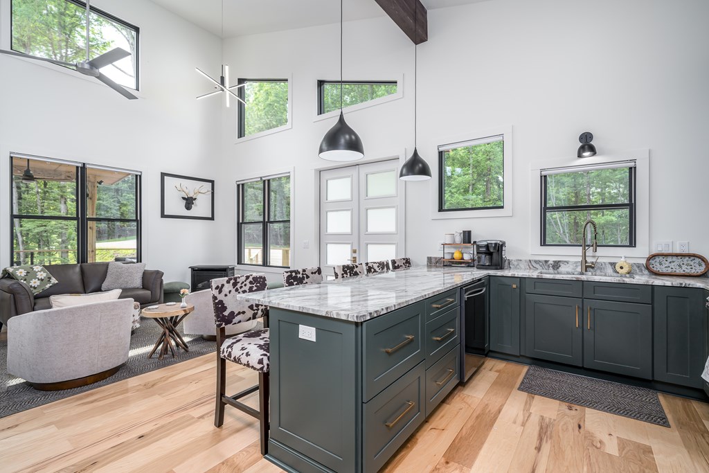 77 Hickory Lane