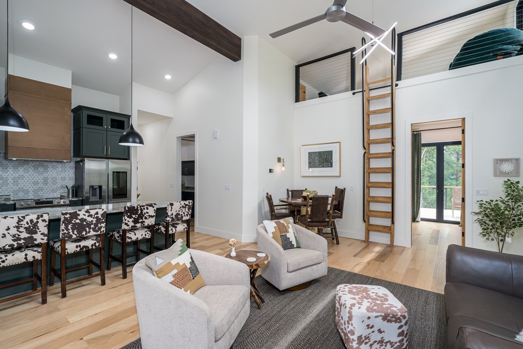 77 Hickory Lane