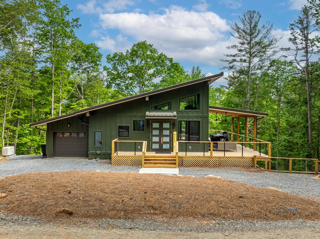 77 Hickory Lane