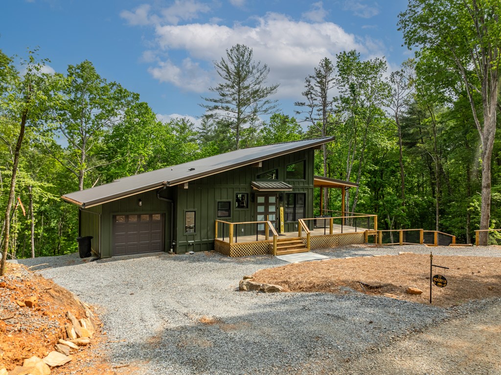 77 Hickory Lane