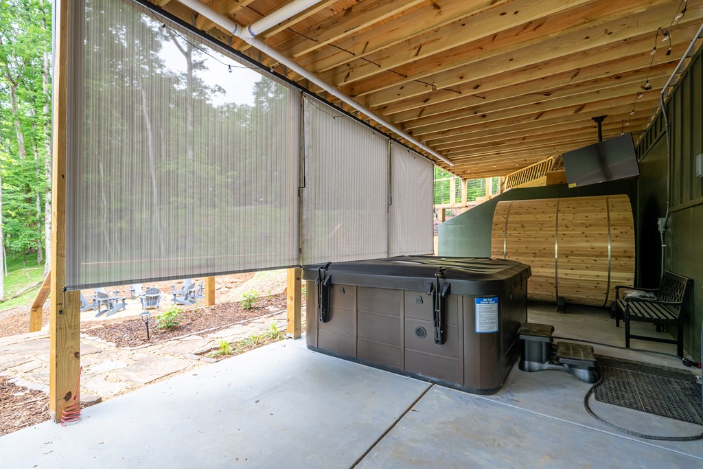 77 Hickory Lane